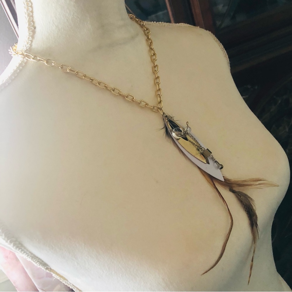 Handcrafted repurpose genuine feather dangle pendant on chain necklace - Picture 3 of 10